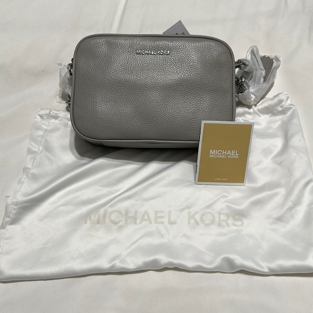 Pearl Grey Michael Kors crossbody hand bag NWT
